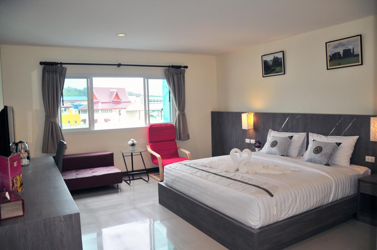 Cocoon Patong Hotel Exterior photo