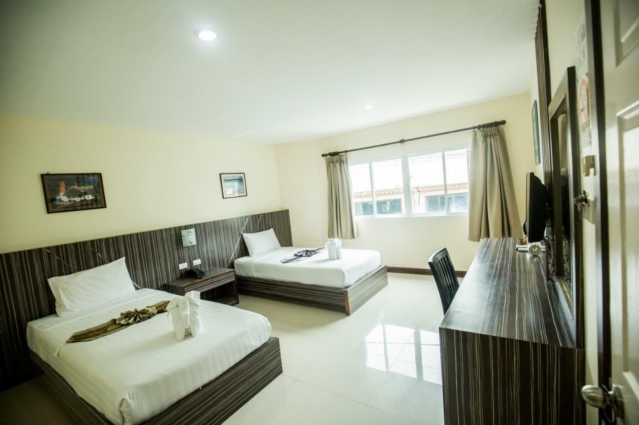 Cocoon Patong Hotel Exterior photo